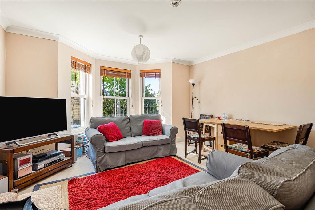 Property photo 3 of 16 30_80110.Jpg
