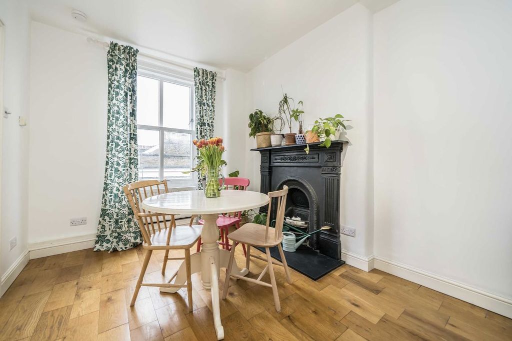 Property photo 3 of 7