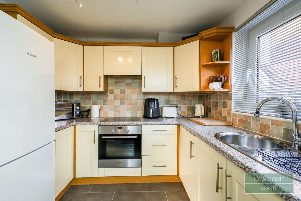 Property photo 3 of 21 Photo 10