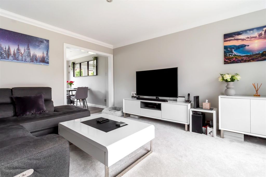 Property photo 2 of 21 Wiston Avenue,93-001.Jpg