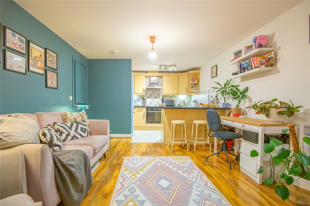 Property photo 1 of 10 Picture No. 12