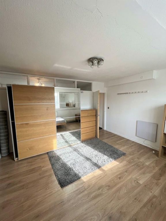 Property photo 2 of 5 Dfc340Ef-3c20-4Ed9-B299-3c25ee26F28A.Jpeg
