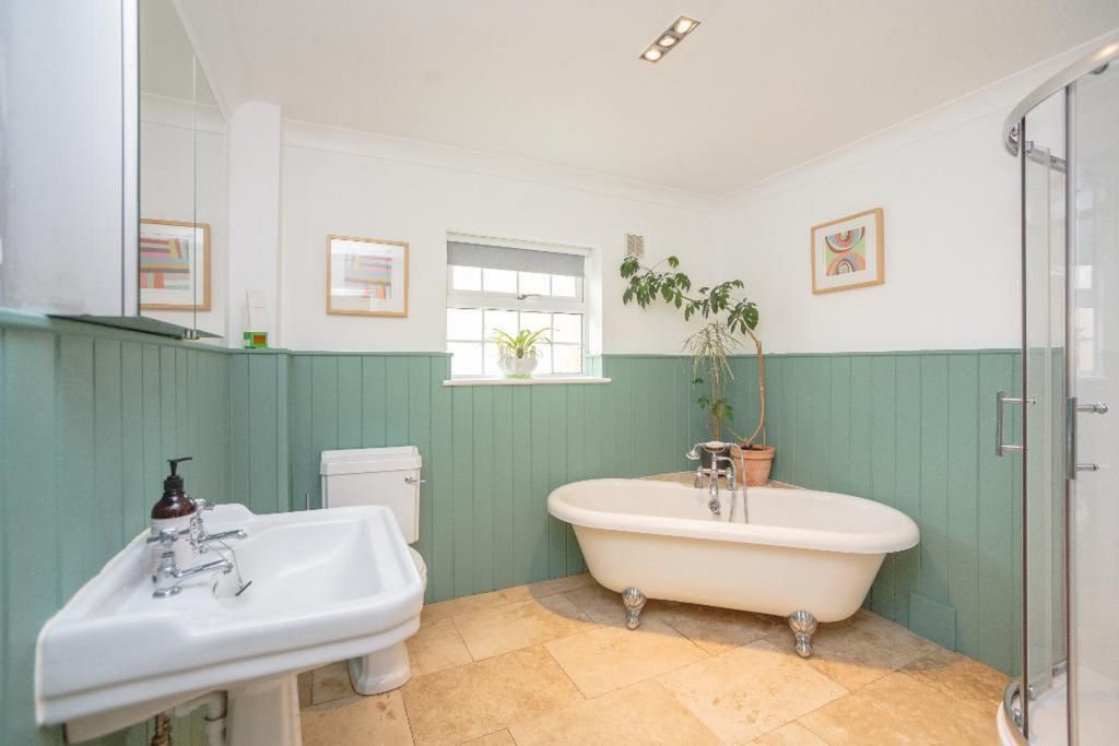 Property photo 2 of 29