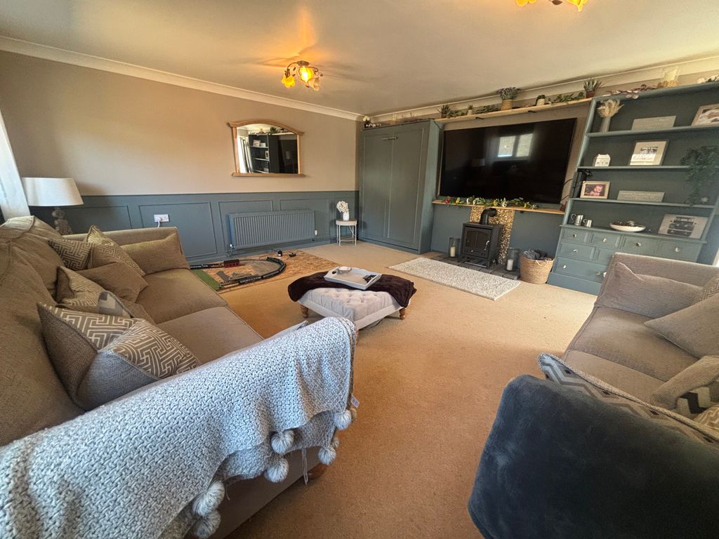 Property photo 2 of 17 Image