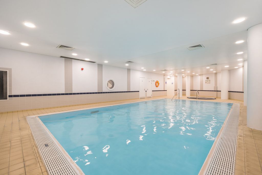 Property photo 3 of 20 4-6823018F2A7E2-1...