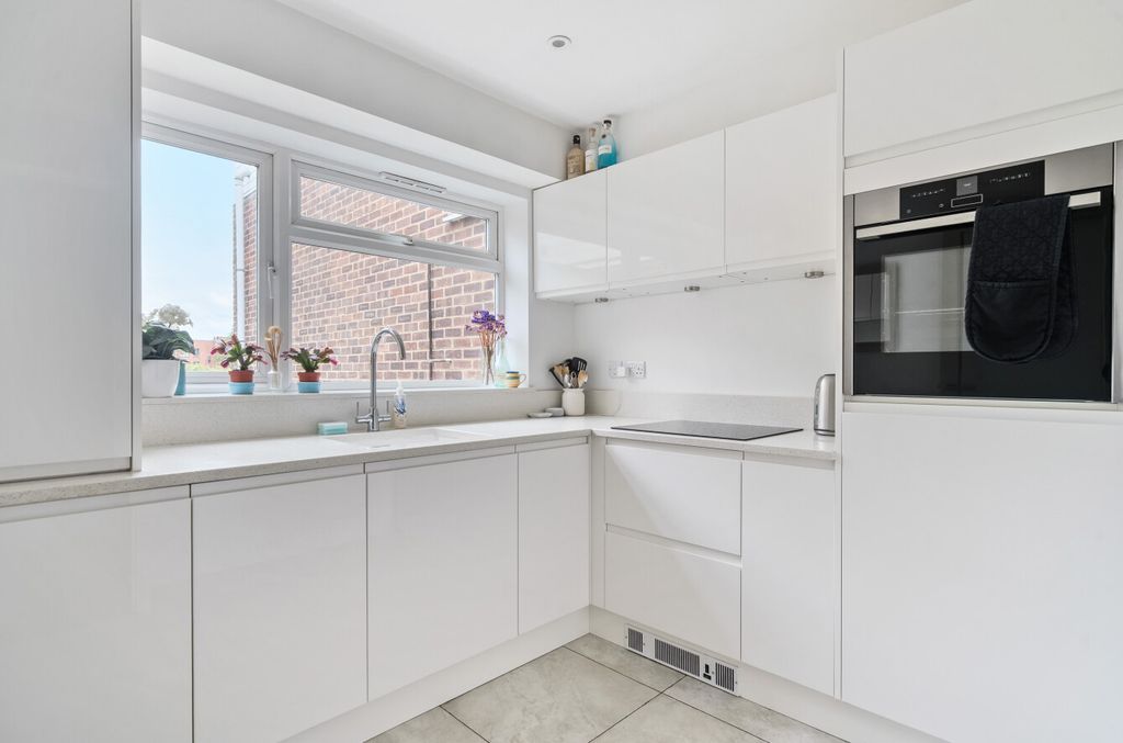 Property photo 2 of 21 1341863-22-68A71A...