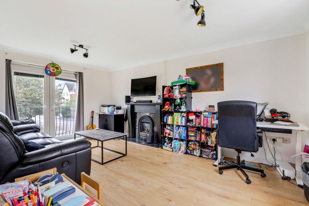 Property photo 2 of 26