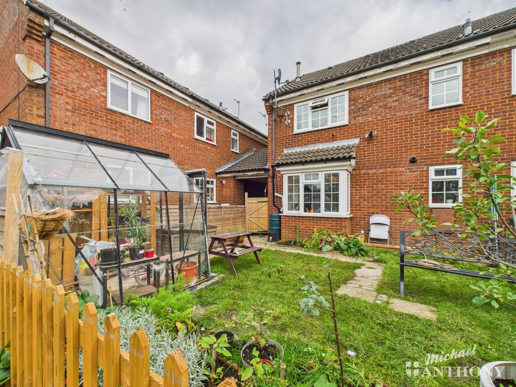 Property photo 1 of 11 Cam03218G0-Pr0811-Still013