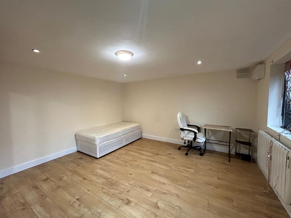 Property photo 2 of 4 Gallery