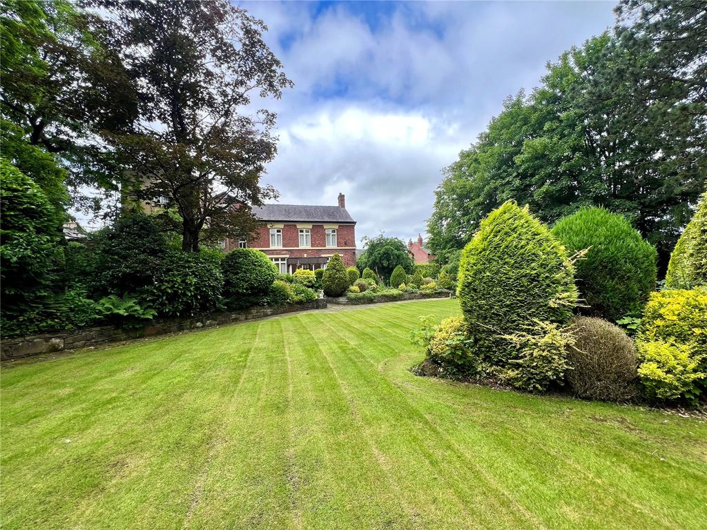 Property photo 1 of 18 Mature Grounds