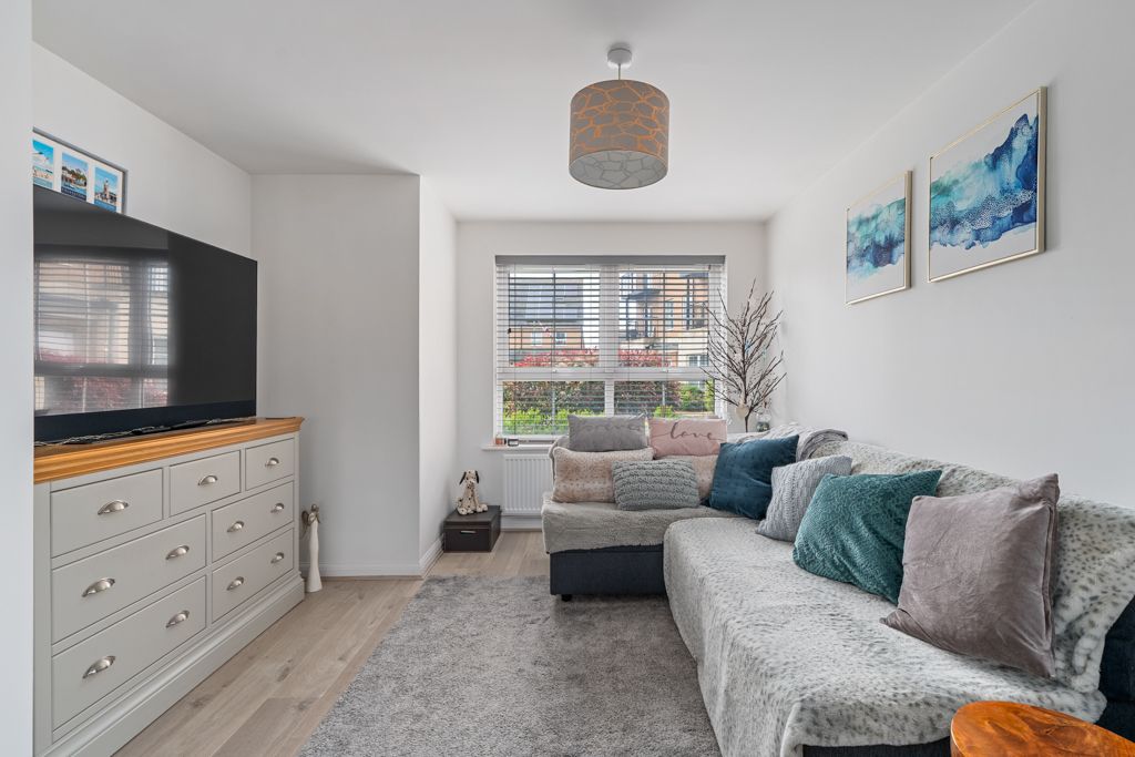 Property photo 3 of 11