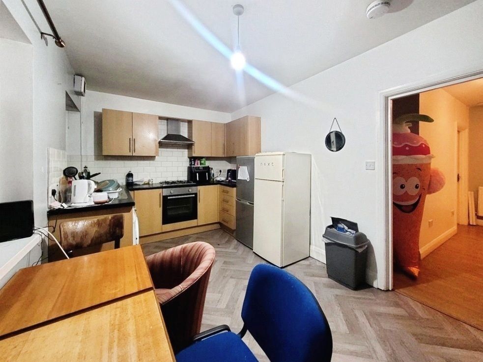 Property photo 3 of 12 Pbox-Img.Jpg