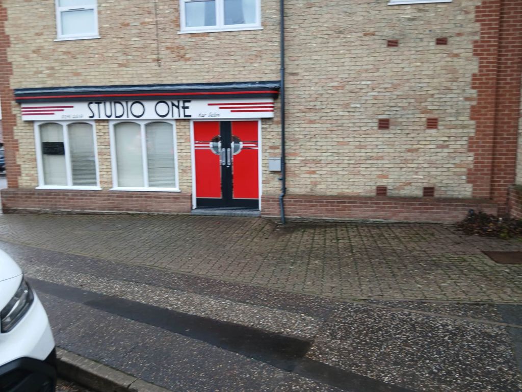 Property photo 2 of 11