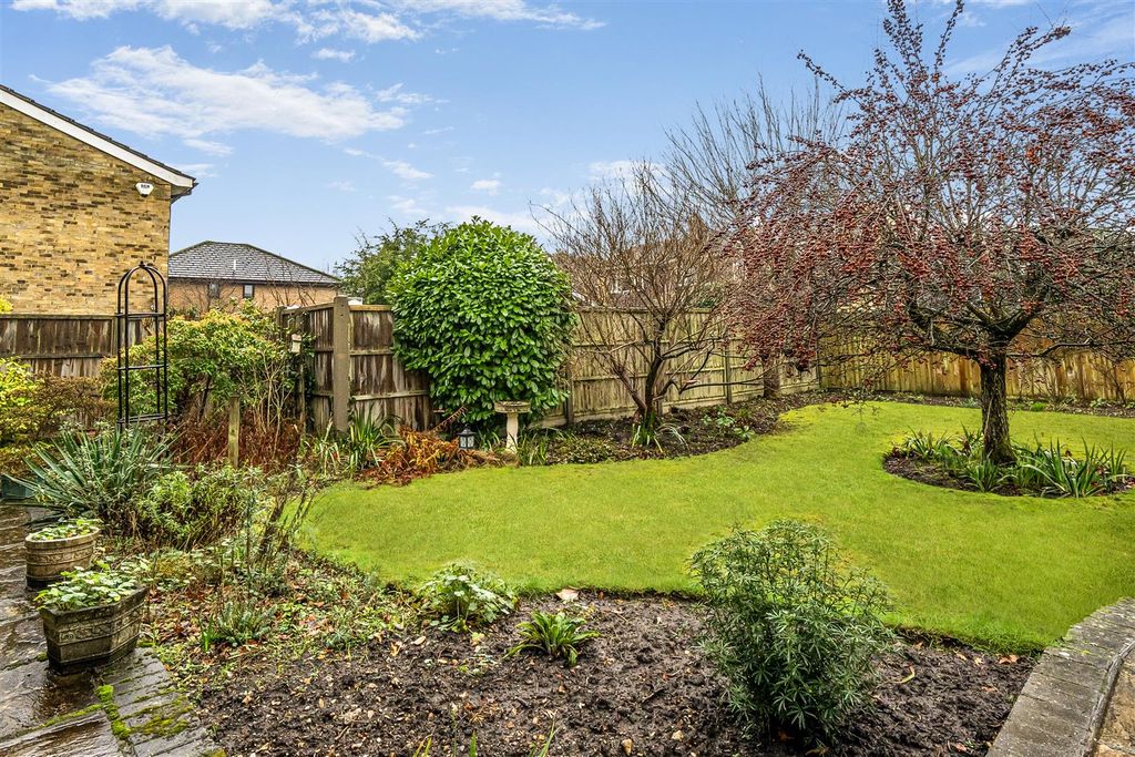 Property photo 3 of 20 1407011-19-6982338557F69.Jpg