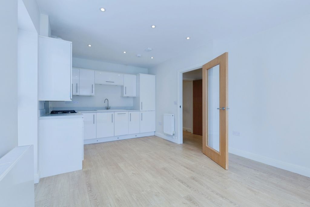 Property photo 3 of 12 Pbox-Img.Jpg