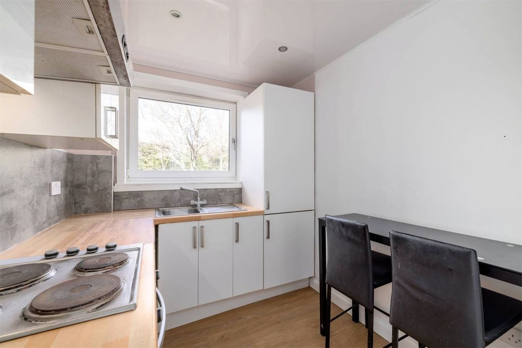Additional image 5 of 2 bed flat for sale2/22, Pentland Drive, Comiston, Edinburgh EH10