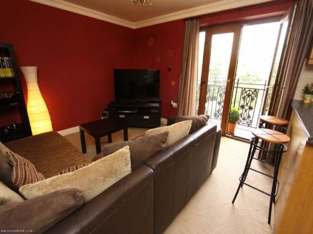 Property photo 3 of 9 Lounge
