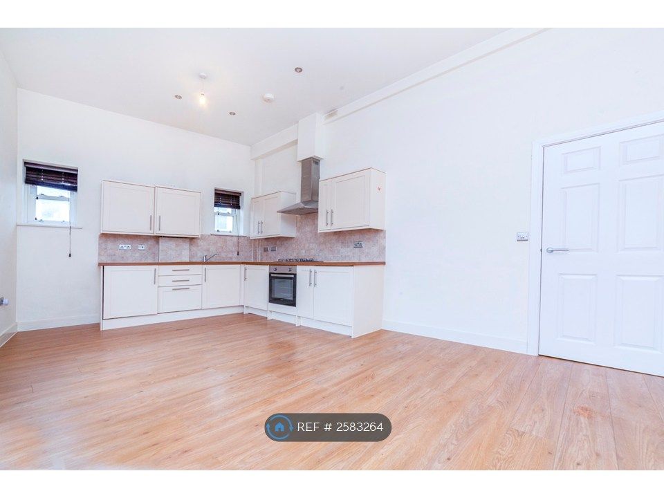 Property photo 1 of 7 Large Kitchen/Sittingroom