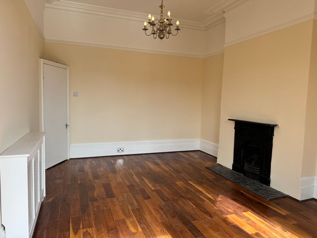 Property photo 3 of 10 Living Room