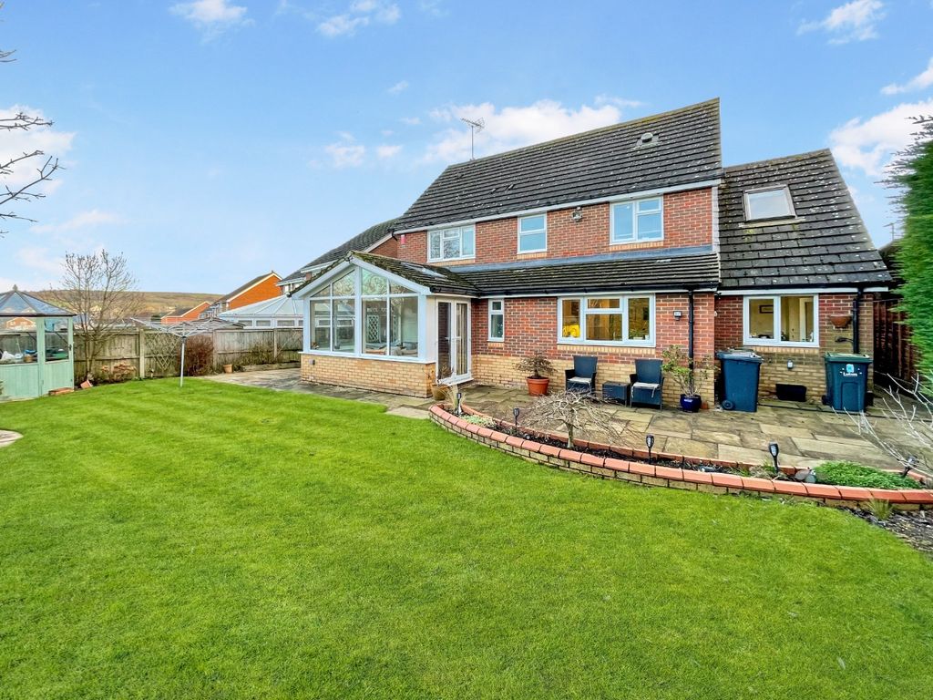 Property photo 2 of 26 3880552
