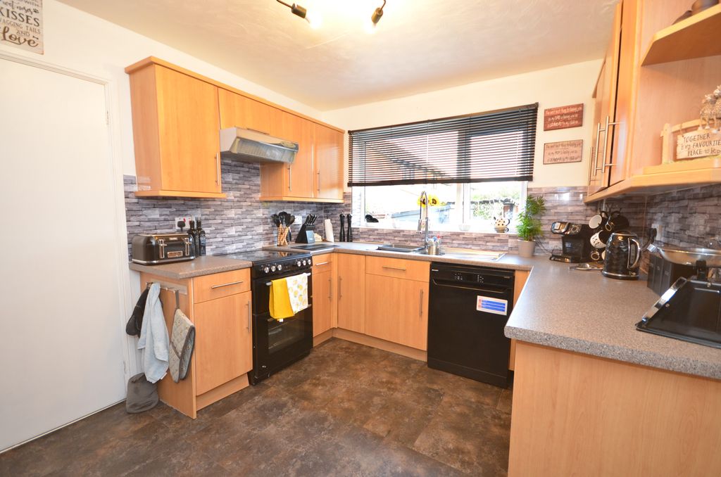 Property photo 3 of 24