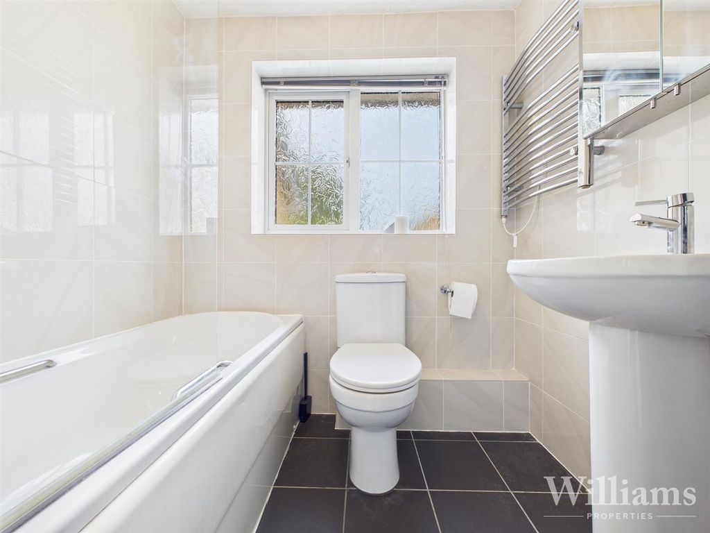 Property photo 3 of 19 Cam02861G0-Pr0483-Still015.Jpg
