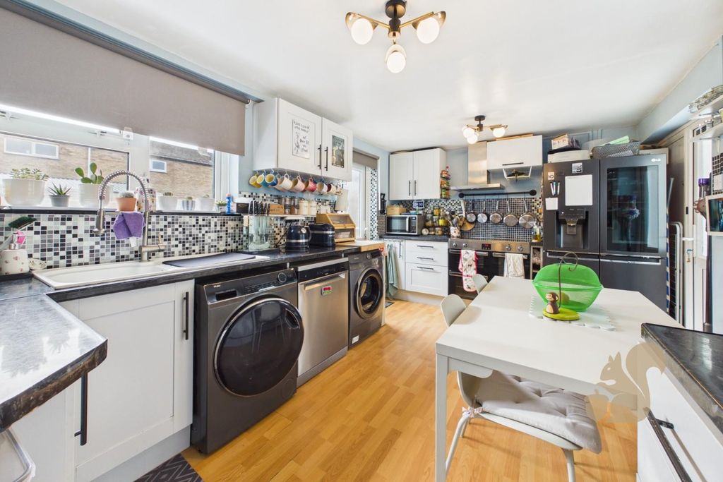 Property photo 2 of 14 Kitchen