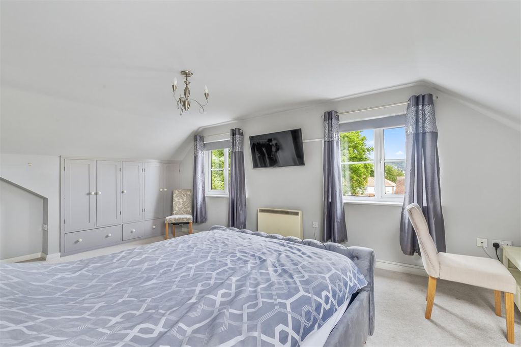 Additional image 7 of 2 bed flat for saleBlackthorn Road, Ilkley LS29