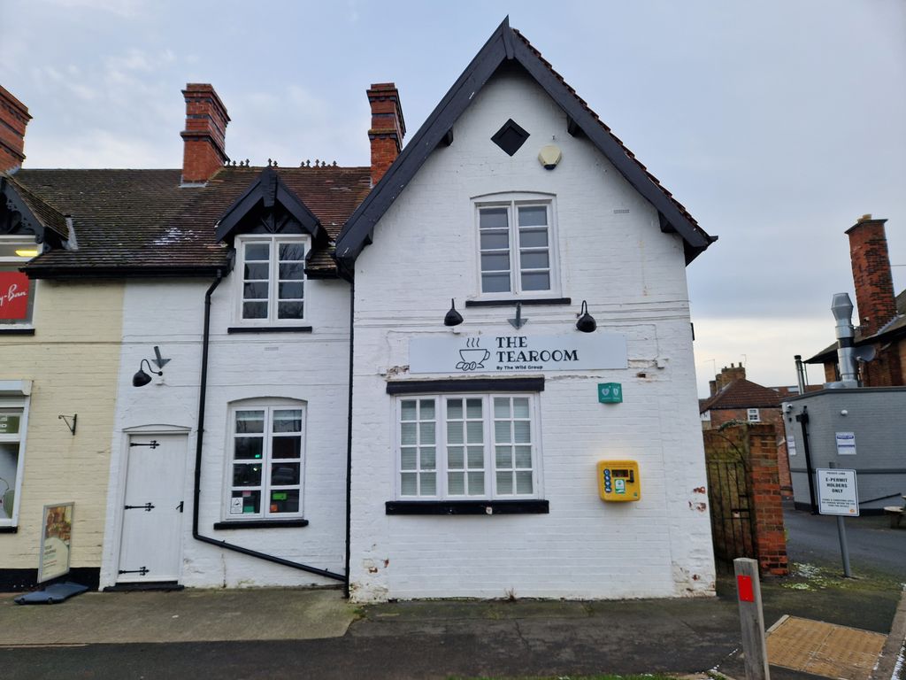 Property photo 1 of 12