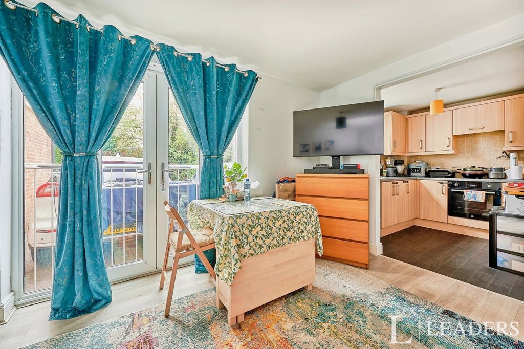 Property photo 2 of 17 Pbox-Img.Jpg