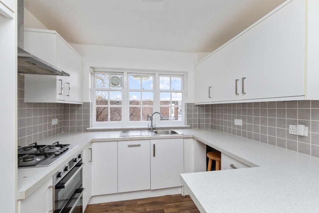 Property photo 3 of 9 4806126