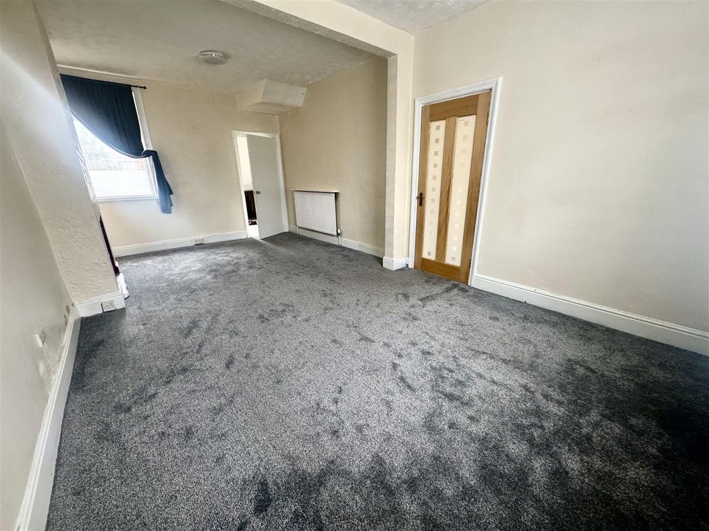 Property photo 2 of 12 Tempimageef0Tqb.Jpg