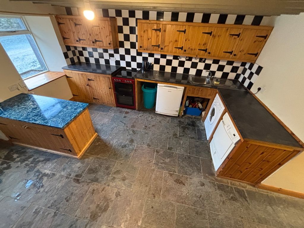 Property photo 3 of 22