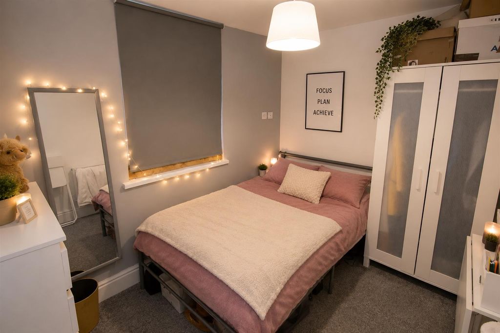 Property photo 3 of 13 A44B684c-0Ff1-40E9-8A45-Bed6736d2503.Png