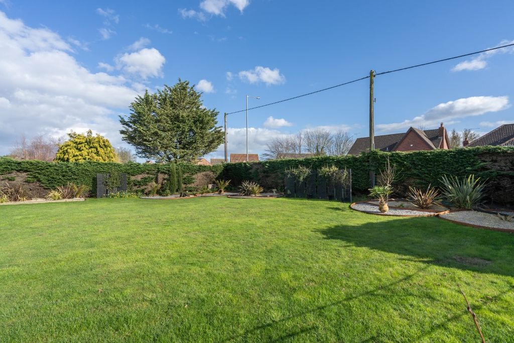 Property photo 2 of 30