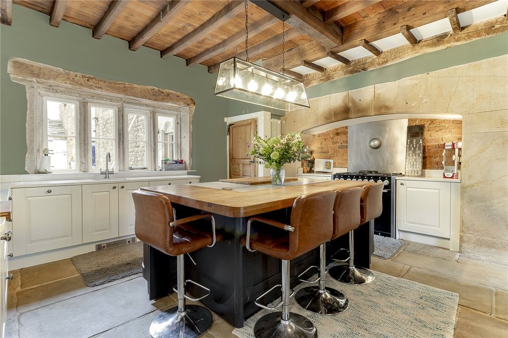 Property photo 2 of 29 Kitchen