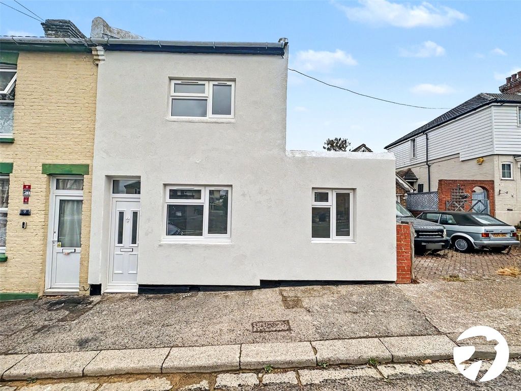 Property photo 1 of 10 Front