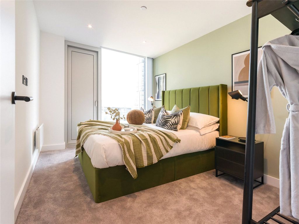 Property photo 2 of 23 Bankside