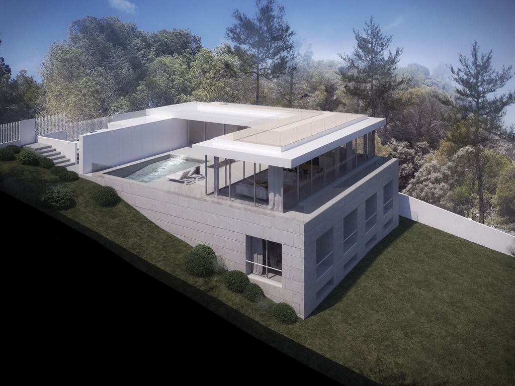 Property photo 1 of 3