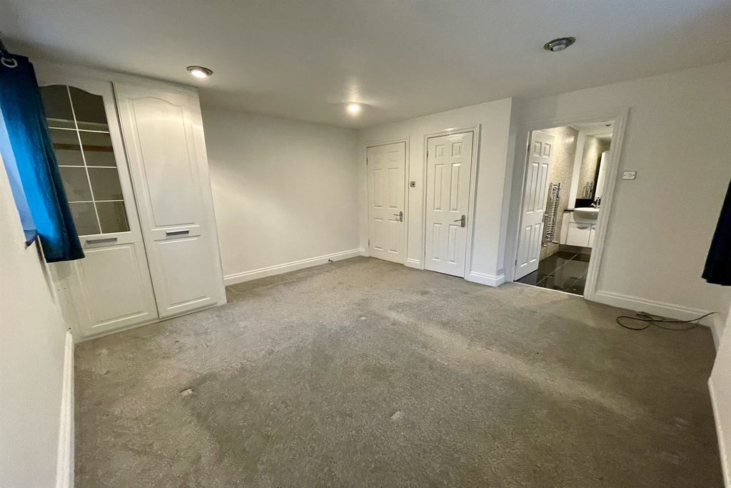 Property photo 3 of 14 Bedroom