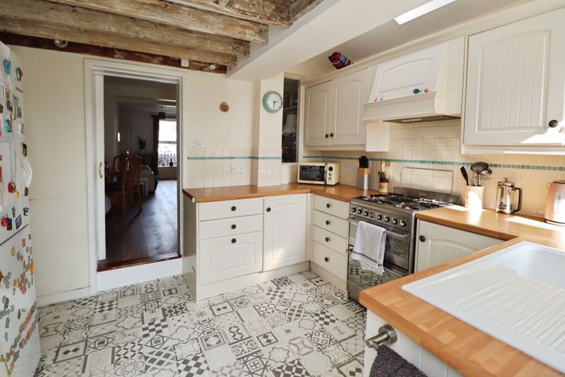 Property photo 3 of 27 Hurst Green