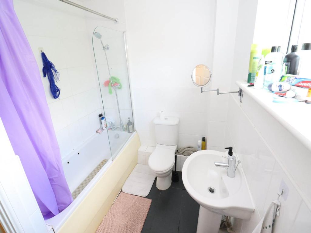 Property photo 2 of 6 Fb8833B7-6034-448E-8Ae3-03B9Fd13032F