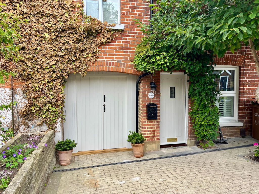 Property photo 3 of 19