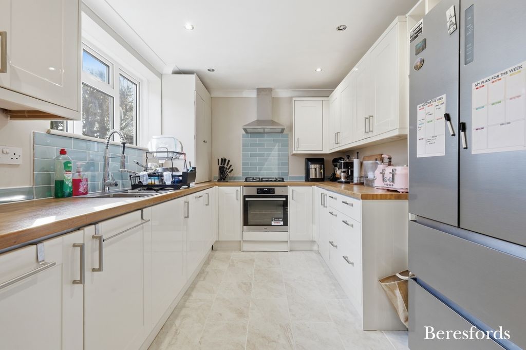 Property photo 2 of 17 Picture No. 21