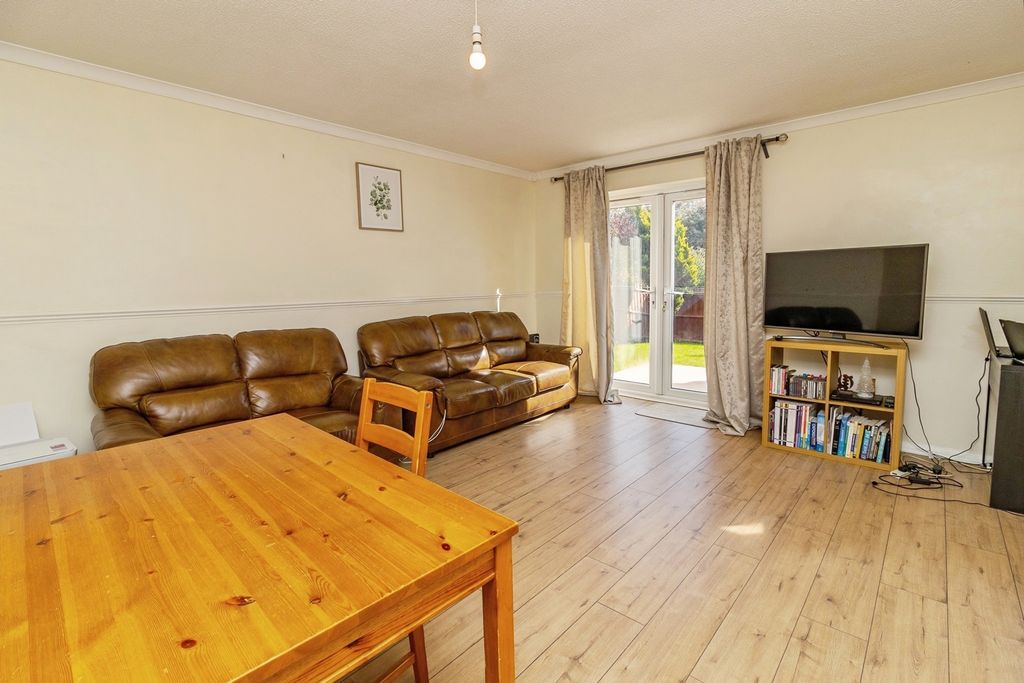 Property photo 3 of 17 Photo