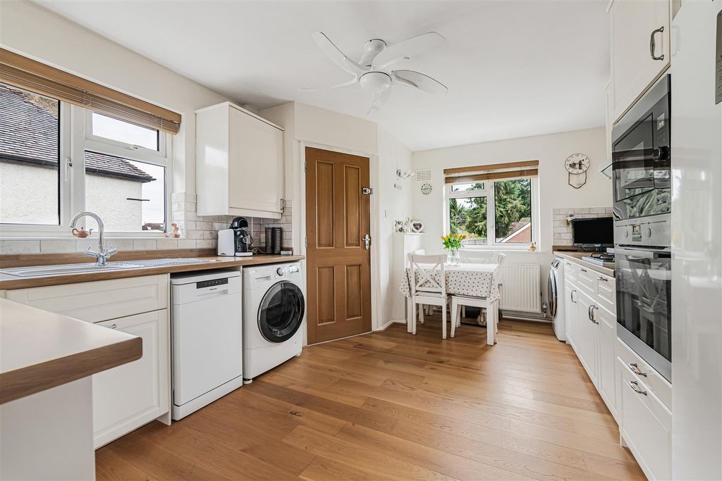 Property photo 2 of 15 10_67994.Jpg