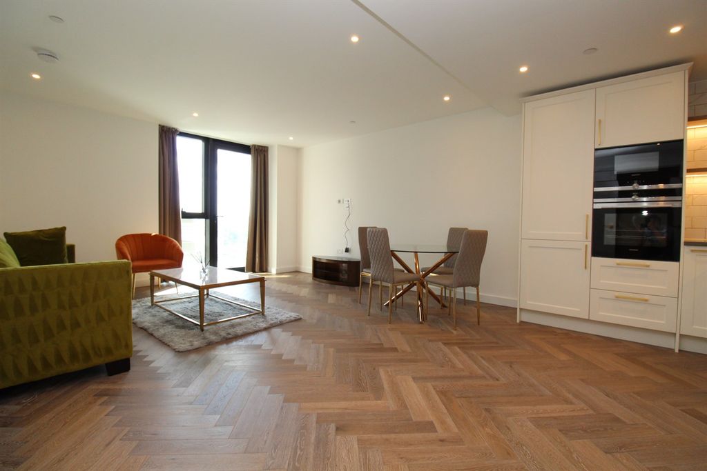 Property photo 3 of 18 1