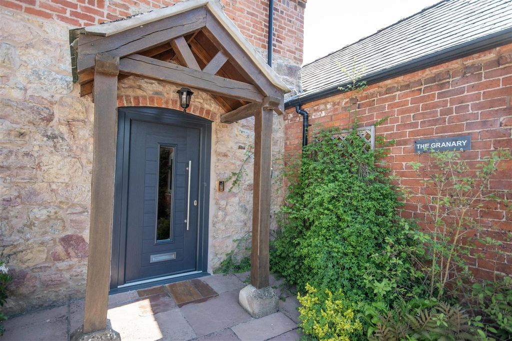 Property photo 2 of 36 Entrance Porch