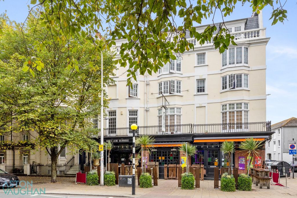 Property photo 2 of 9 4649772