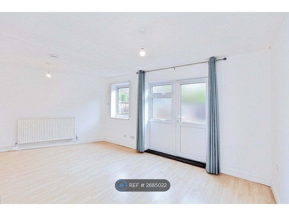 Property photo 2 of 17 Lounge And Dining